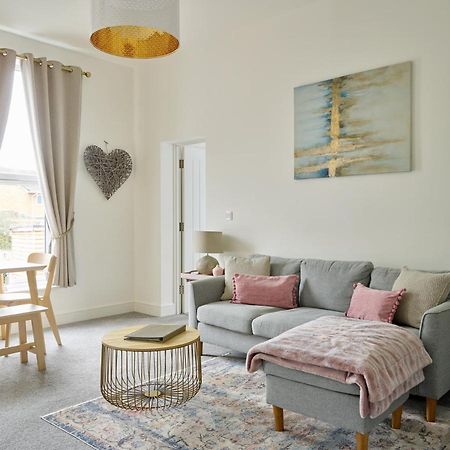 Curb Properties - Super 2 Bed Apartment 5 Min From Town Centre Cheltenham Kültér fotó