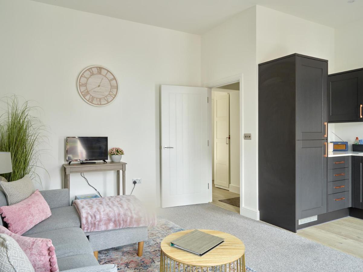 Curb Properties - Super 2 Bed Apartment 5 Min From Town Centre Cheltenham Kültér fotó