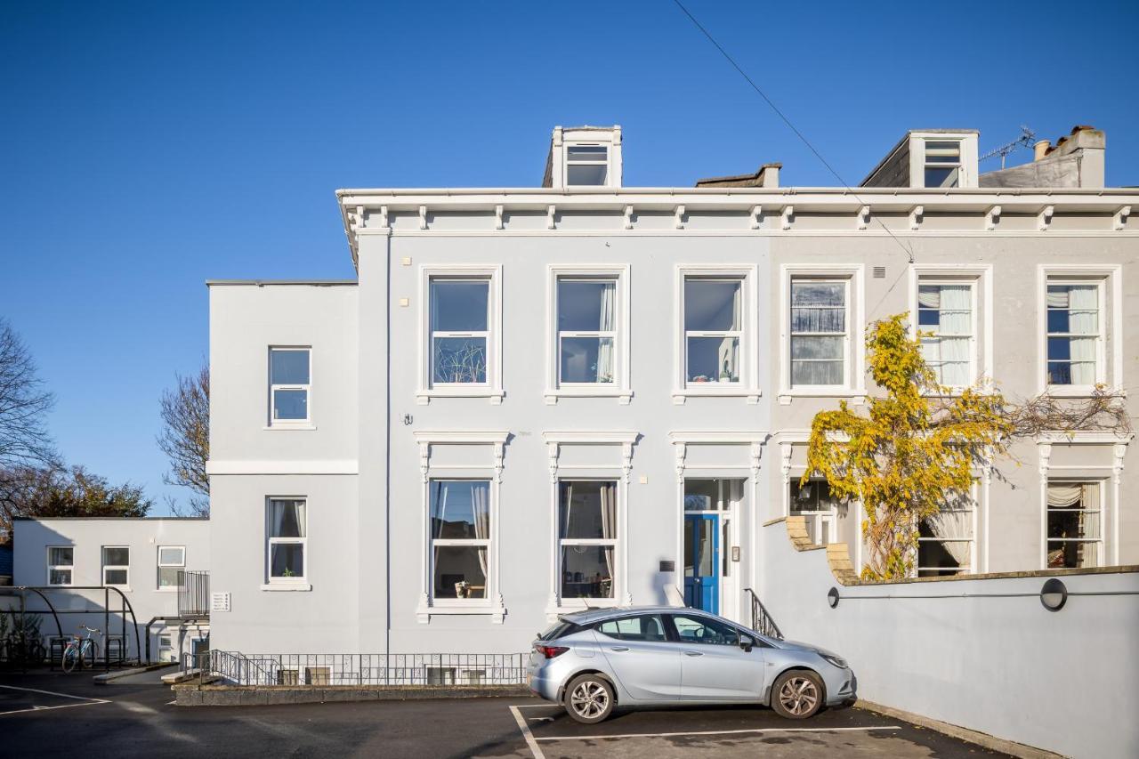 Curb Properties - Super 2 Bed Apartment 5 Min From Town Centre Cheltenham Kültér fotó